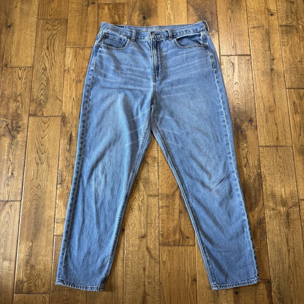 American Eagle Women's Size 12 High Rise Mom Jean Med Wash Inseam 28" Stretch
